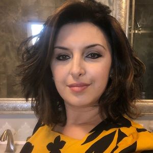 Meet your Posher, Roena